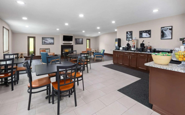 Super 8 by Wyndham Bridgeport/Clarksburg Area