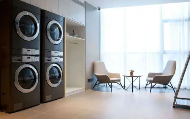 Homeinn Plus Hotel (Xuzhou Xinyi High-Speed Railway Station)