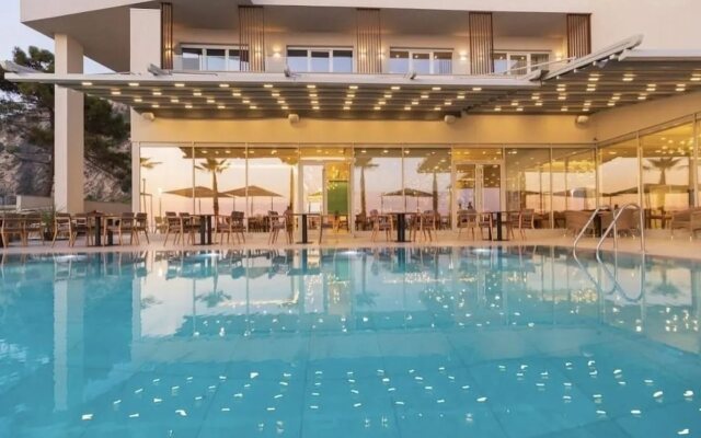 AMR Hotel