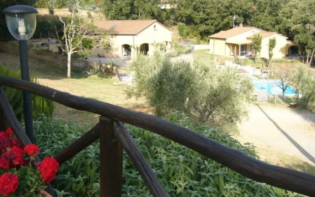 Splendid Relaxing Stay in the Tuscan Countryside