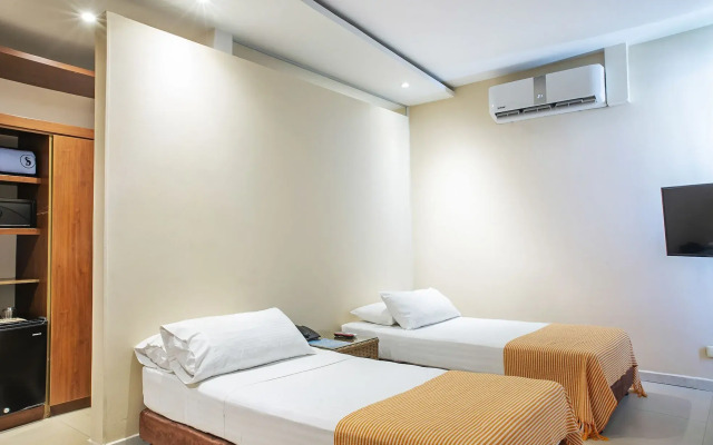 Santorini Hotel & Resort