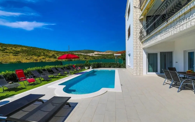 Scenic Elegant Trogir Villa With Pool