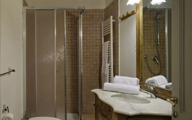 Pergola One Romantic Apt by Oteego