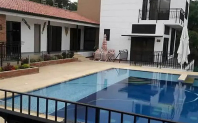 Casa Vacacional Con Piscina en La Mesa
