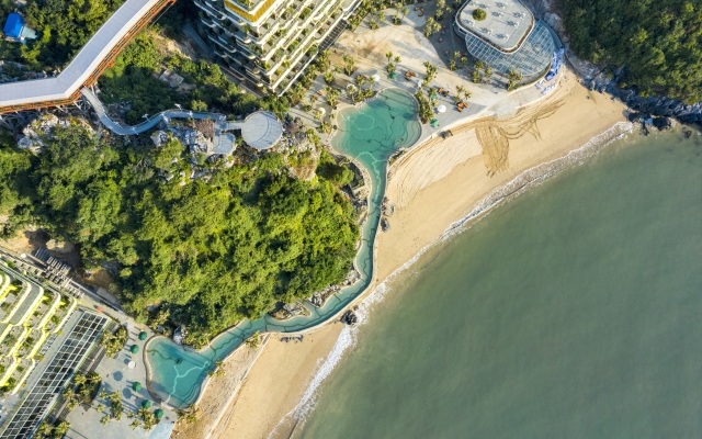 Wyndham Grand Flamingo Cat Ba Resort Hotel