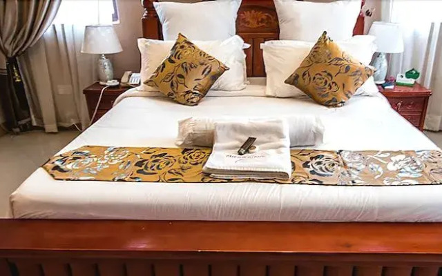 Sherbourne Hotel