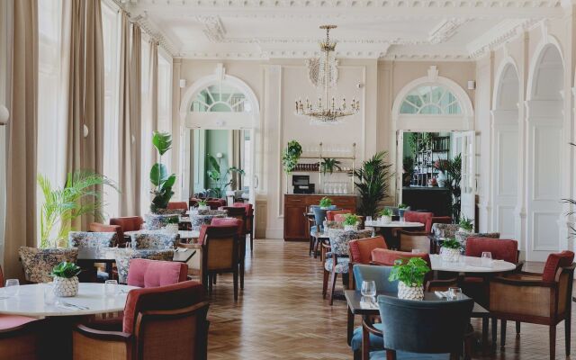 Queens Hotel