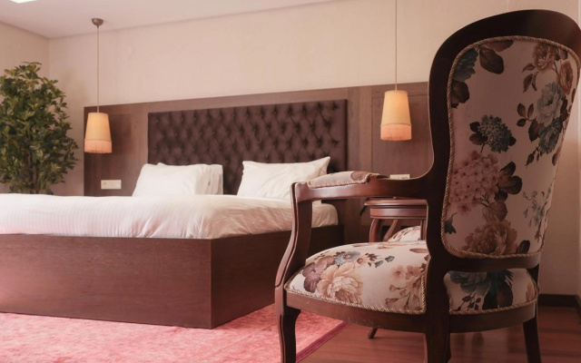 Phellos Suites