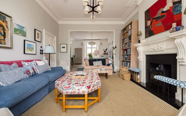 Elegant Primrose Hill Townhouse With Garden