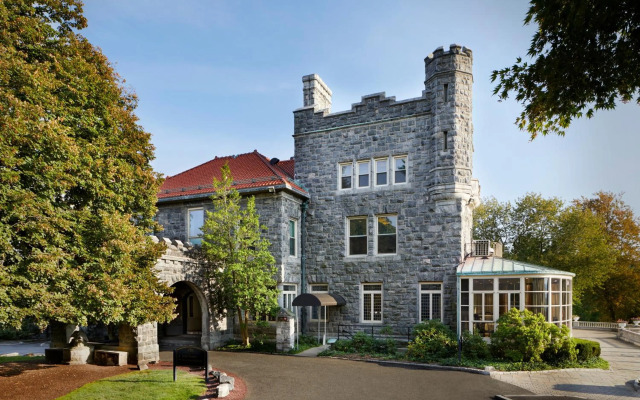 Tarrytown House Estate