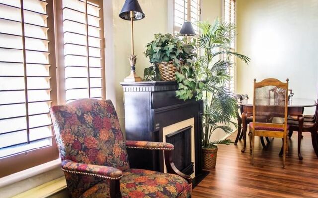 Nutt House Historic Hotel