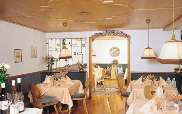 Hotel-Pension Marmotta