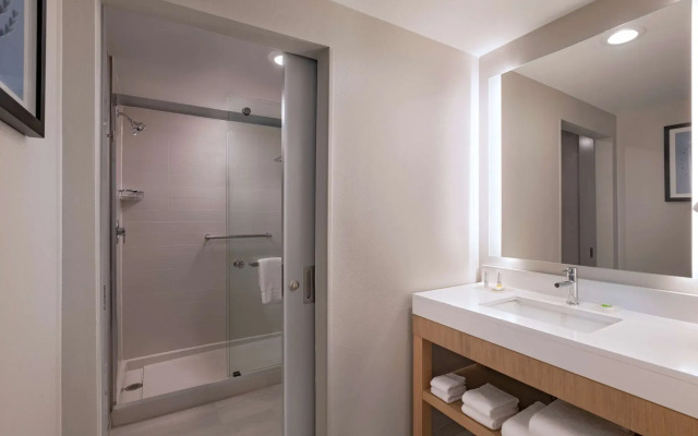 Hyatt Place Austin / Lake Travis / Four Points