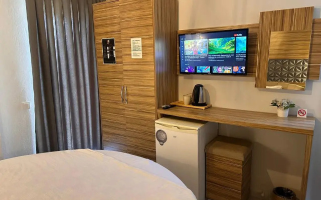 Royal Ezel Hotel