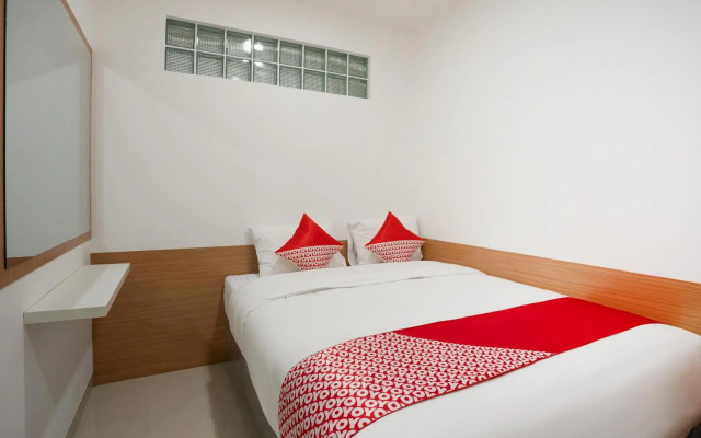 Super OYO 3209 Hegarbudhi Residence
