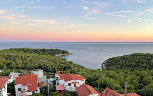 Sunrise Sunset Seaview Walk to Vis Iconic Beaches