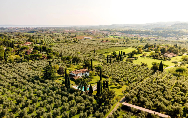 Luxury Estate on the Hills of Lake Garda