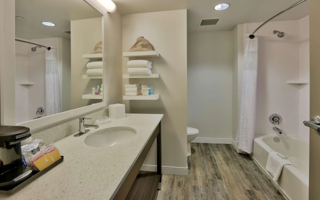 Hampton Inn & Suites Albuquerque Airport