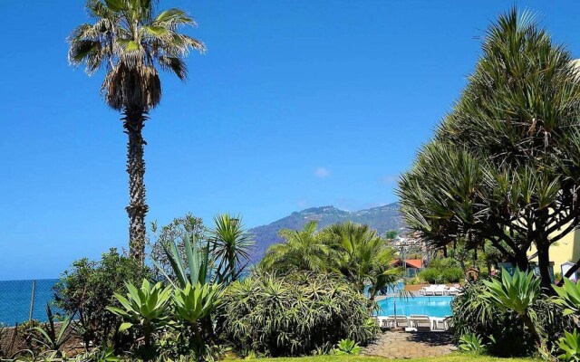 Apartment With 3 Bedrooms in Funchal, With Wonderful sea View, Shared Pool, Furnished Terrace - 50 m From the Beach