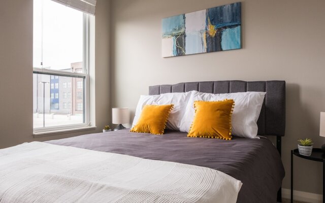 Urban Apartments with Parking Pool Balcony