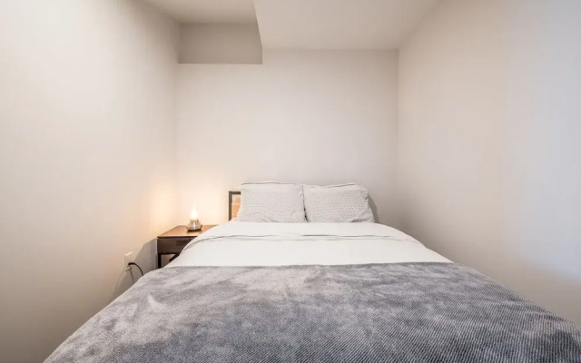Modern Contemporary 2 Bedroom Suite