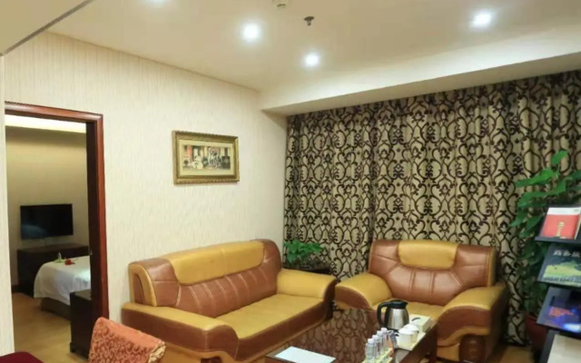 Vienna Hotel Shenzhen Pinghu Center Metro Station