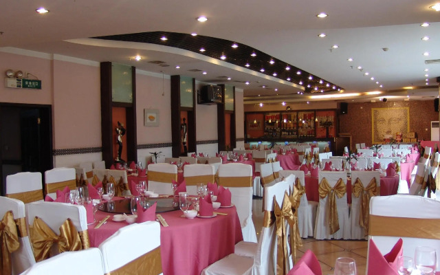 Golden Spring Hotel