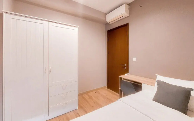 Nice And Modern 2Br Apartment At M-Town Signature