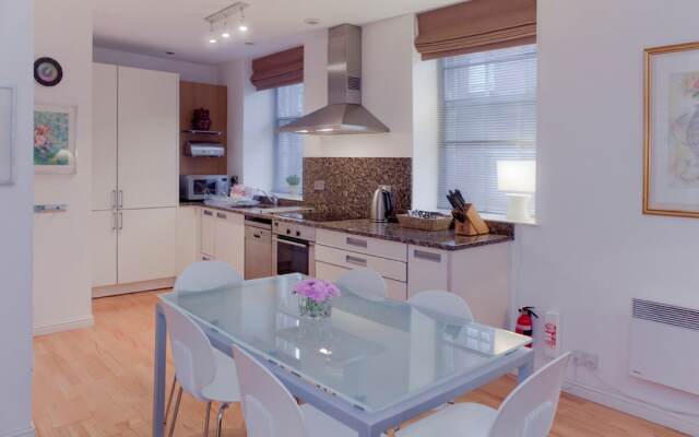 Causewayside Apartment - The Edinburgh Address