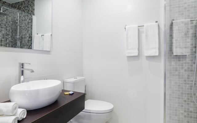 Dot Oporto Flats by Porto City Hosts