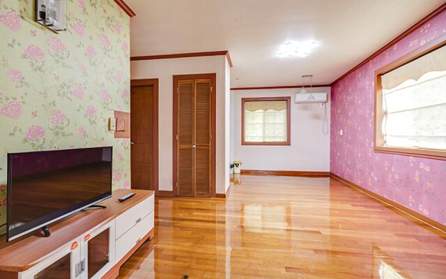 Yangpyeong Let's Go Valley Pension