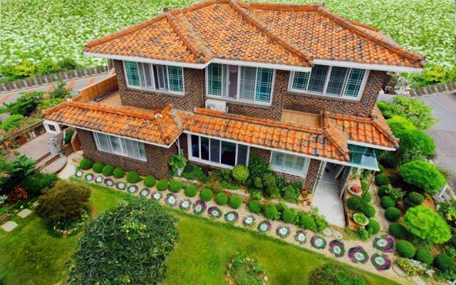 yeosu jeongweoniyebbeundogcae pensyeon