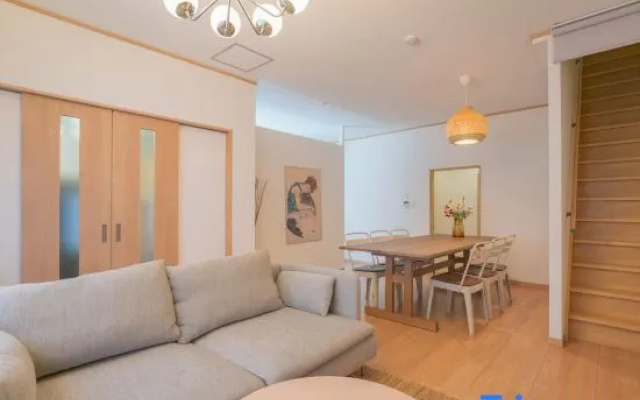 OSaka Maple Court