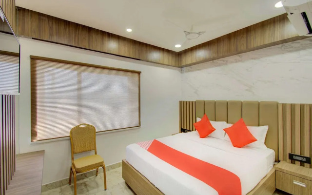 V Hotel by OYO Rooms