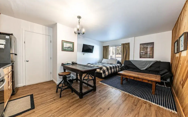 112 Bldg B 1 Bedroom Condo