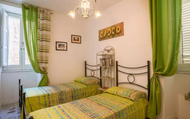 Sr-i754-circ6at X - Maniace sea View Apartment