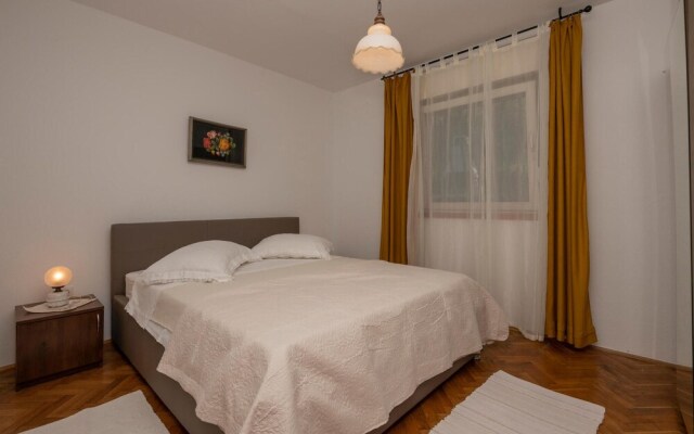Amazing Apartment in Tucepi With 2 Bedrooms and Wifi