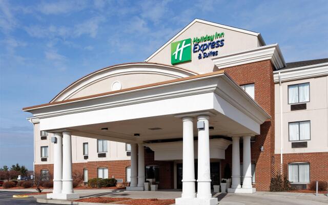 Holiday Inn Express & Suites Lancaster, an IHG Hotel