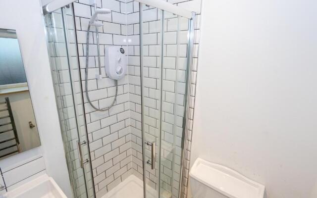 Pillo Rooms Serviced Apartments- Salford