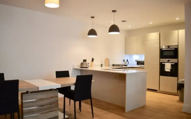Modern and Stylish 2 Bedroom Apartment in Manchester