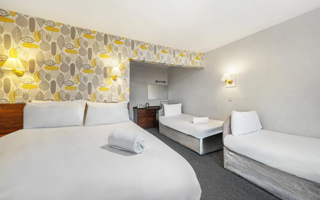 Bluewaters Hotel