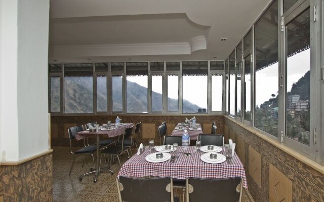 OYO 4605 Hotel Aakarsh