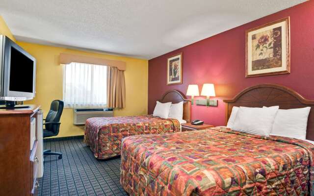 Days Inn by Wyndham Torrington