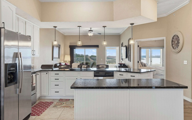 Majestic Retreat Stay for 6