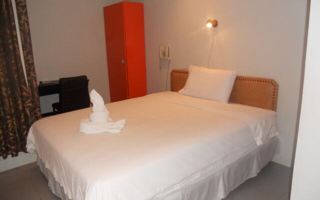 Cinfandel Suites