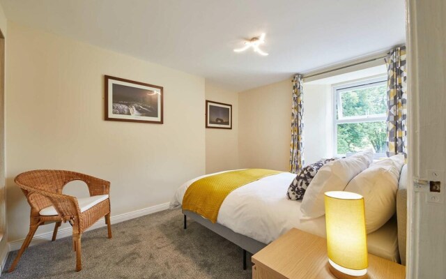 Host Stay Chapel Race - Slit Wood