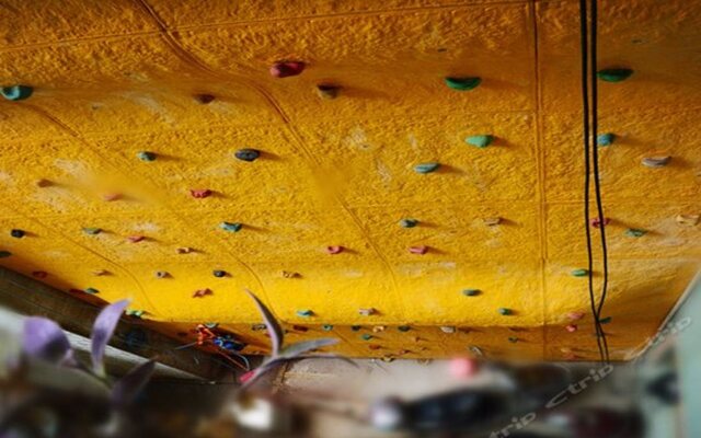 98 Climbing Hostel