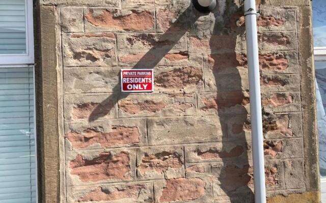 63A Innes St