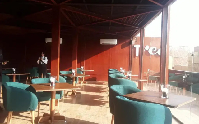 Pyramids Sun Capital