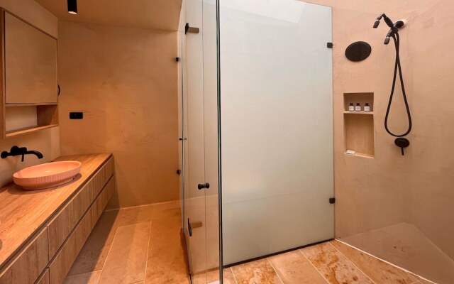 Hojarasca by Wynwood House